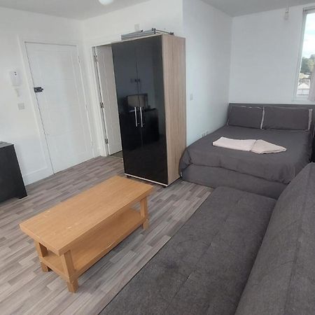 Spacious Studio Maidstone - Redecorated Oct 2023 Extérieur photo