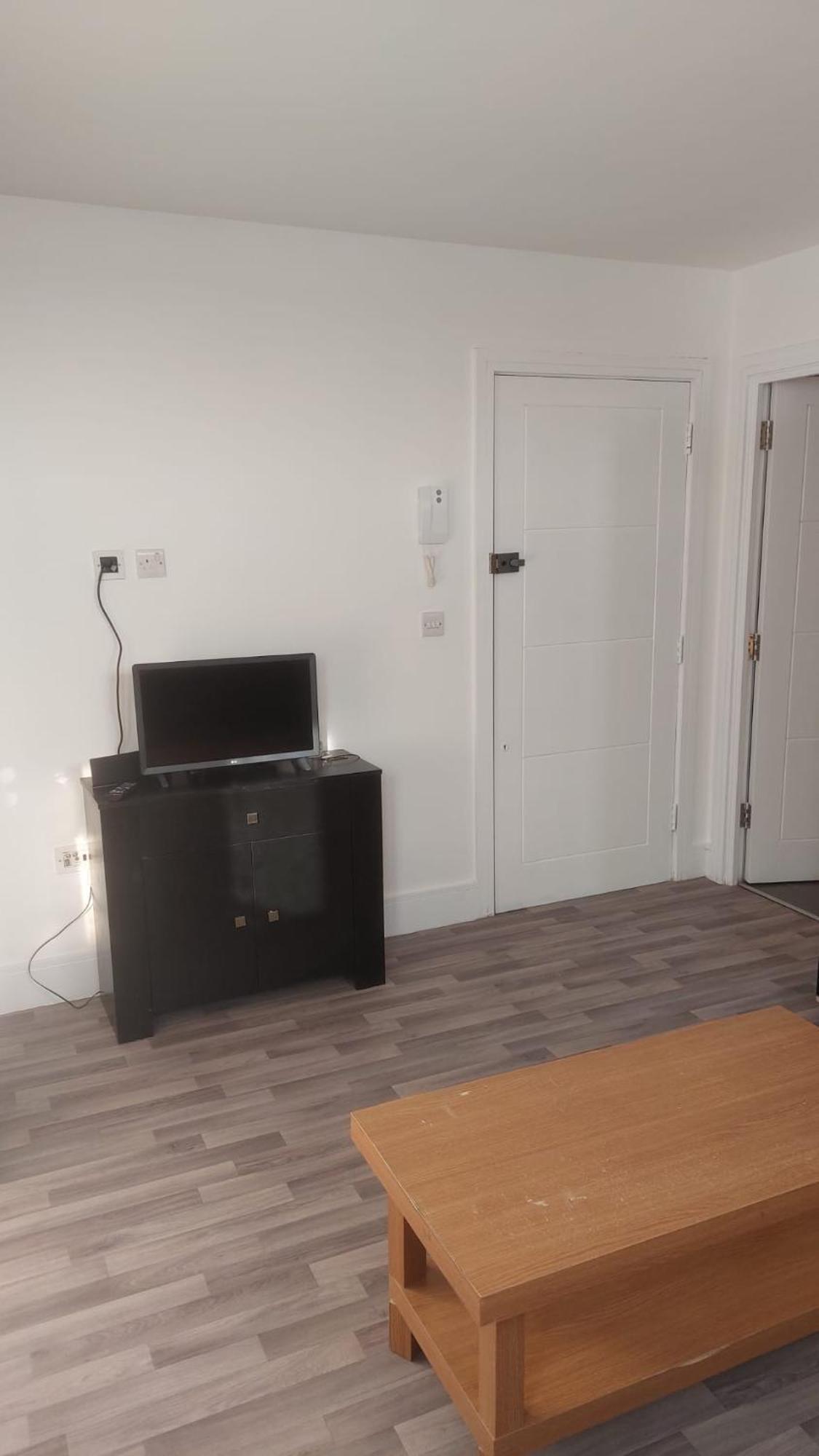 Spacious Studio Maidstone - Redecorated Oct 2023 Extérieur photo