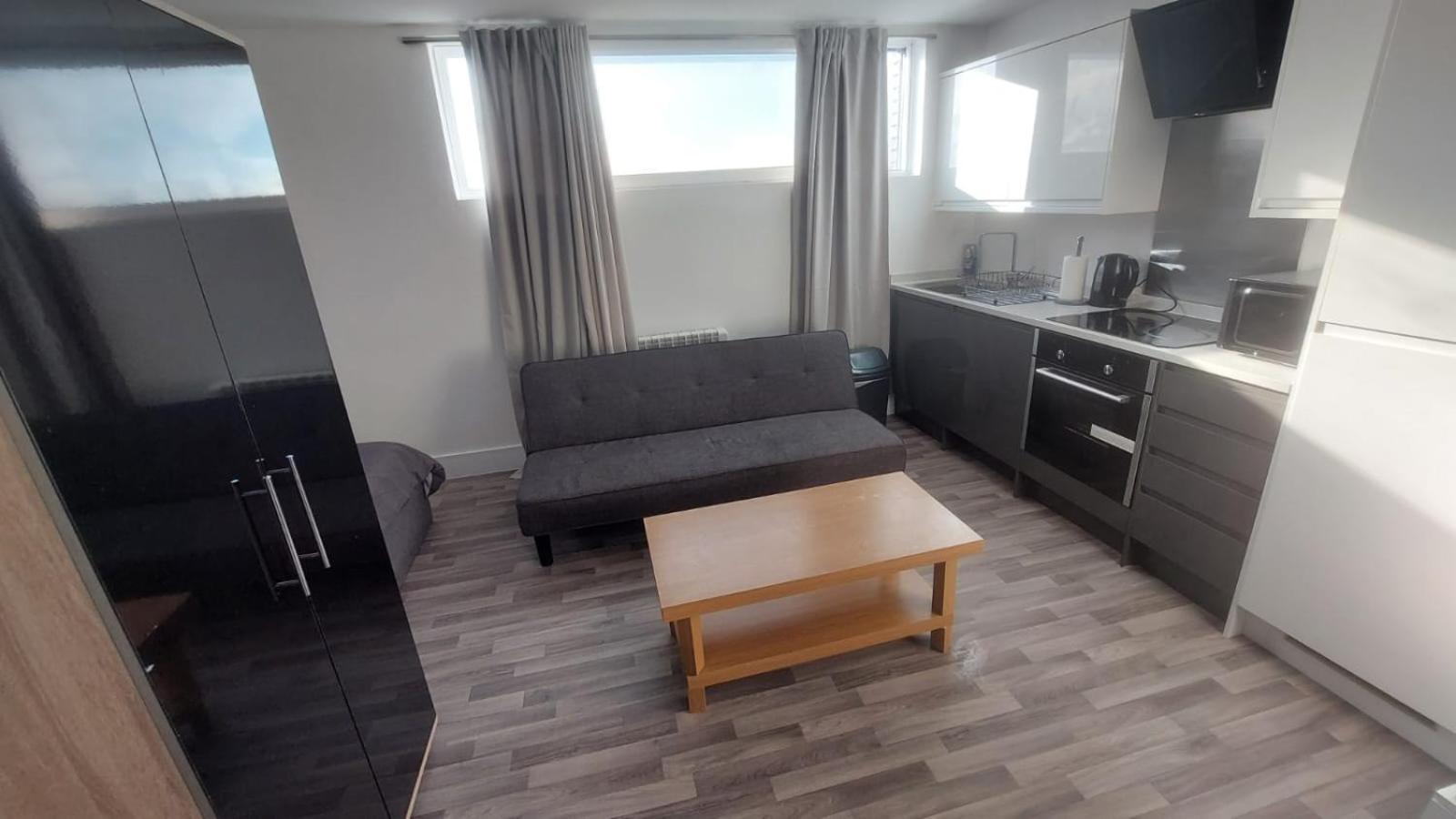 Spacious Studio Maidstone - Redecorated Oct 2023 Extérieur photo