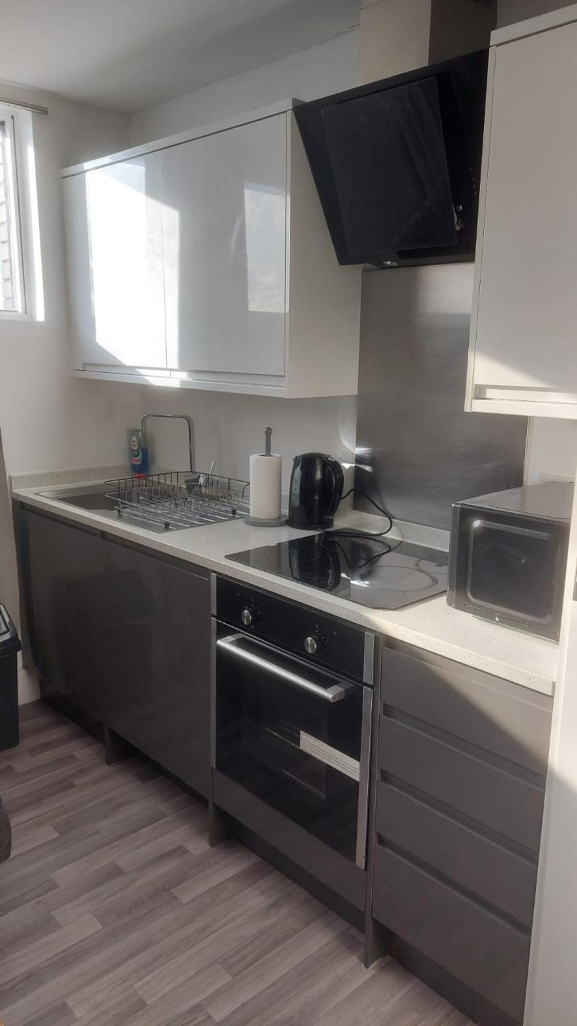 Spacious Studio Maidstone - Redecorated Oct 2023 Extérieur photo