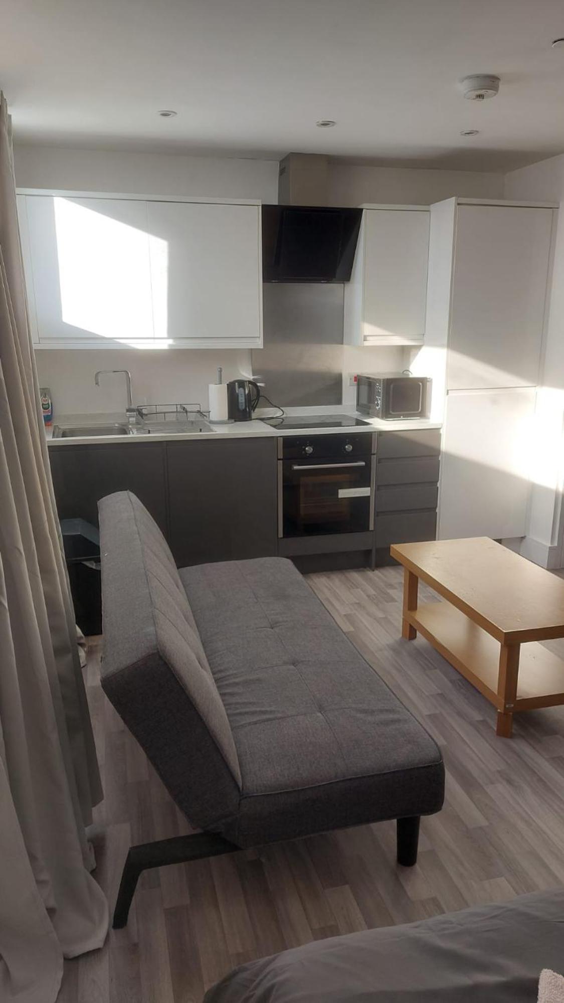 Spacious Studio Maidstone - Redecorated Oct 2023 Extérieur photo