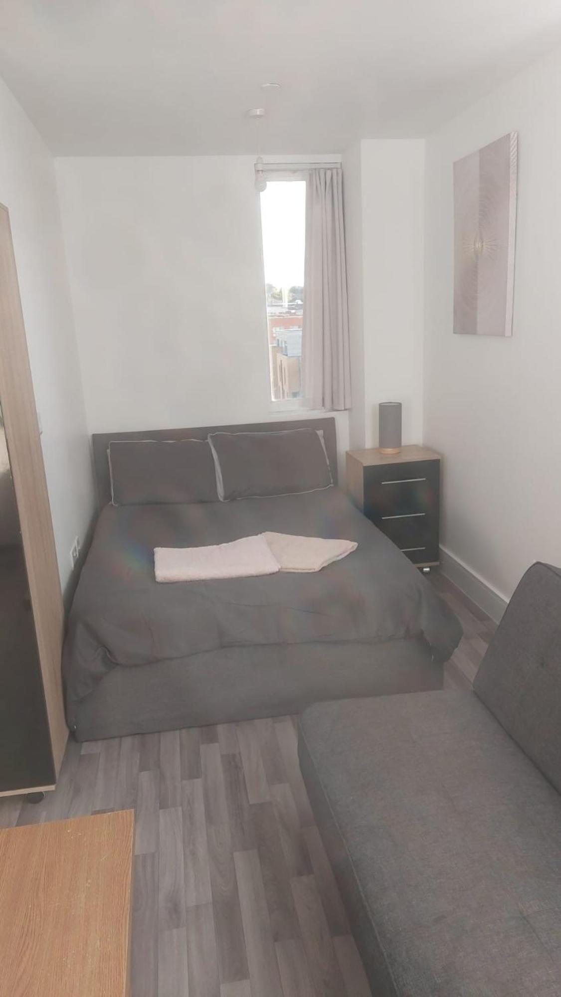 Spacious Studio Maidstone - Redecorated Oct 2023 Extérieur photo